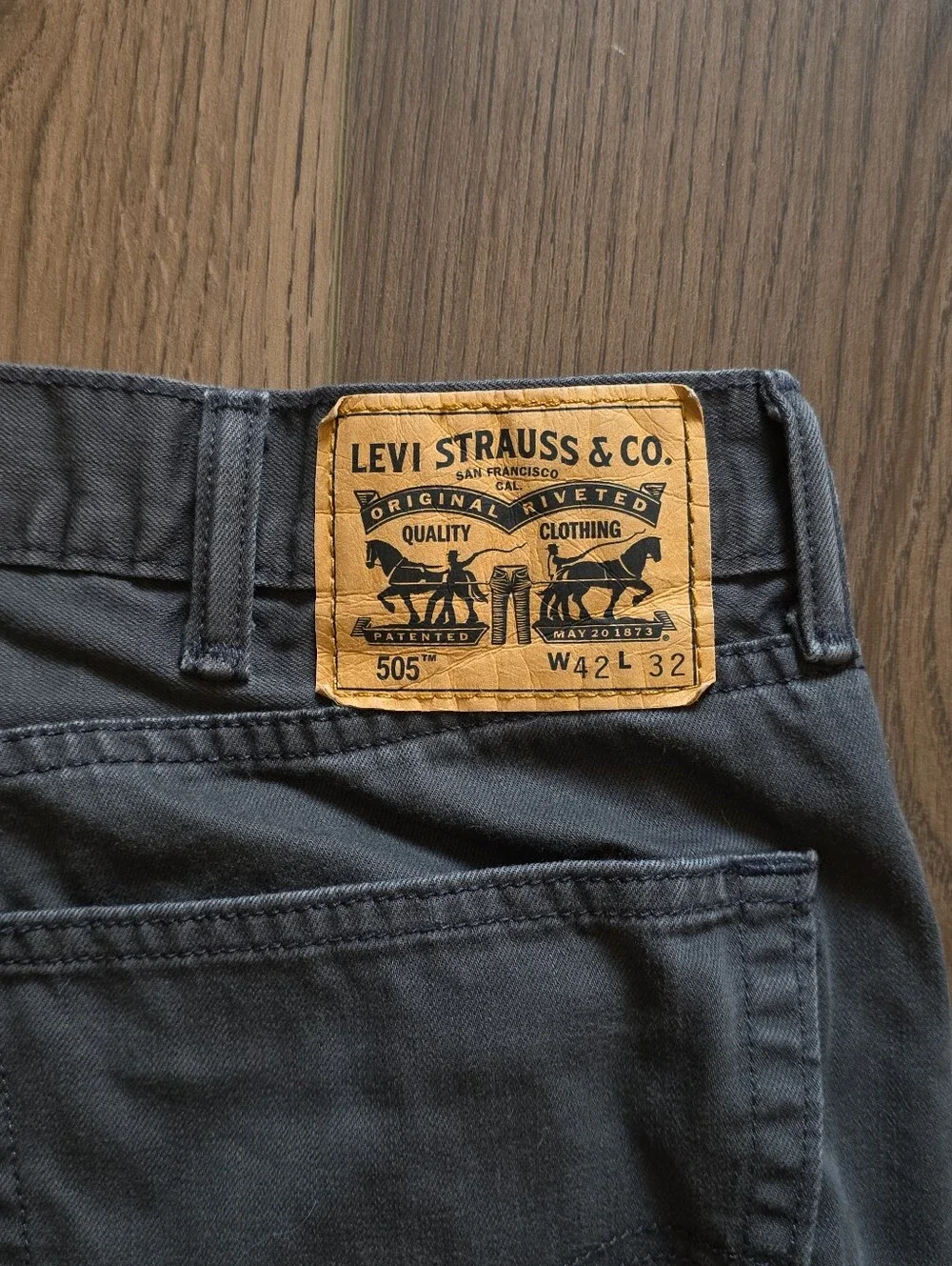 Levi's - 505 Regular Fit Straight Leg Jeans - 42x32 - Graphite Grey